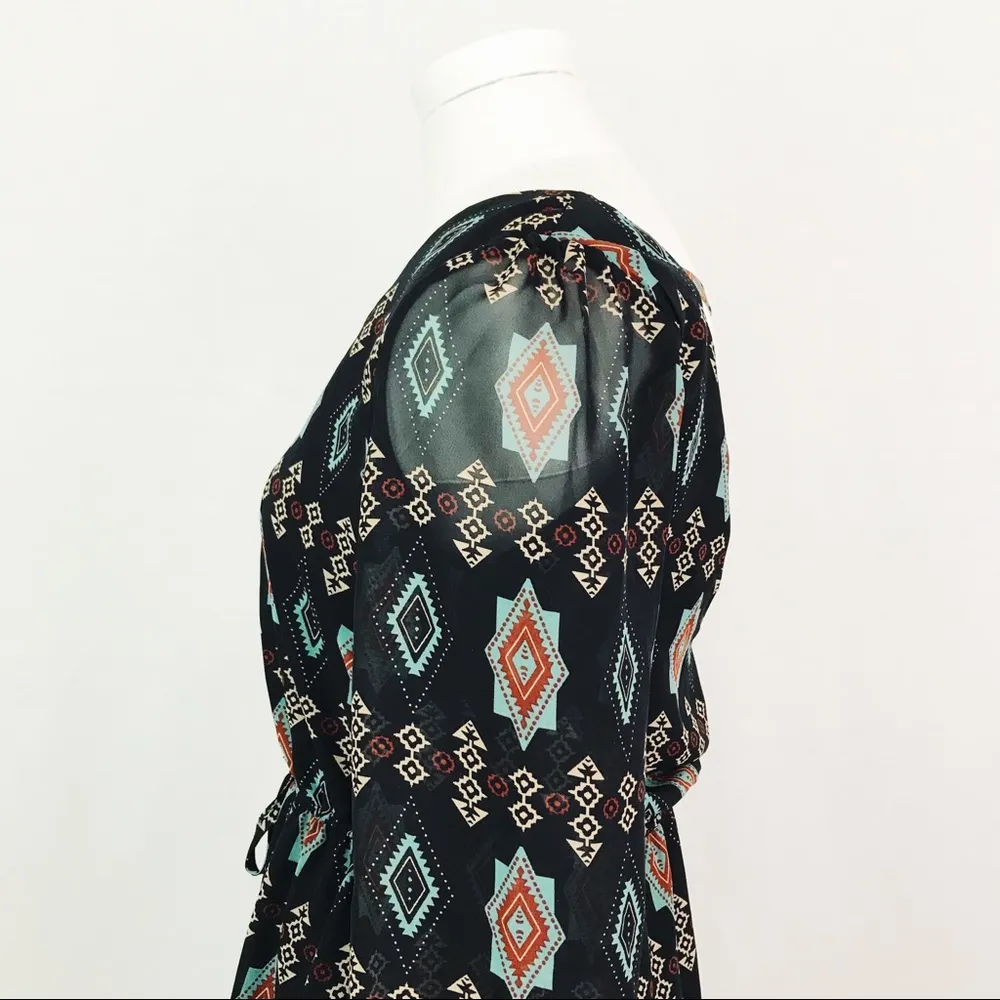 Forever 21 Contemporary Geometric Patterned V-Neck Dress | Size XS - Image 4