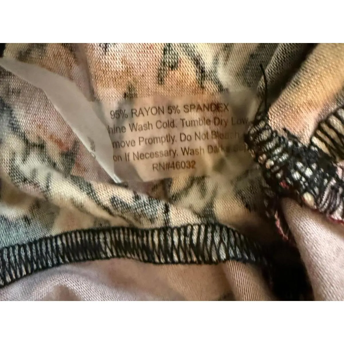 NEW Stella + Ginger Women's Blouse Large BOHO Ruffle Abstract Multicolor Rayon Black - Image 9