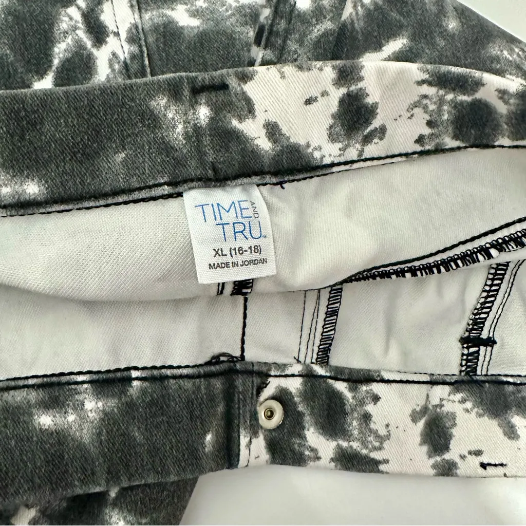 Time and Tru Monochrome Tie - Image 4