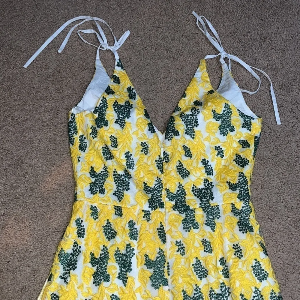 Dress the Population Sunny Floral Embroidery Tiered Dress Canary Yellow‎ Small - Image 10