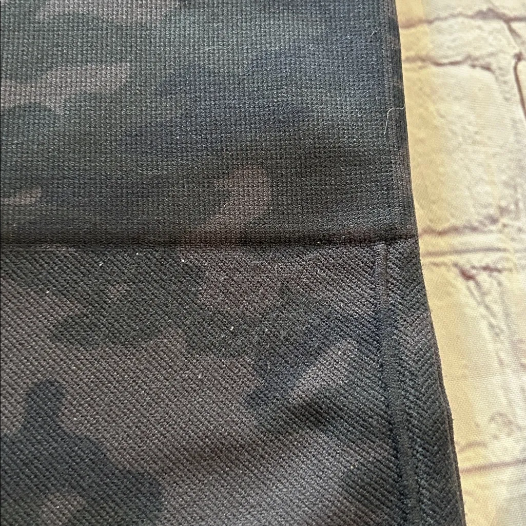 Spanx Women’s Look at Me Now Seamless Camo Casual legging READ - Image 10
