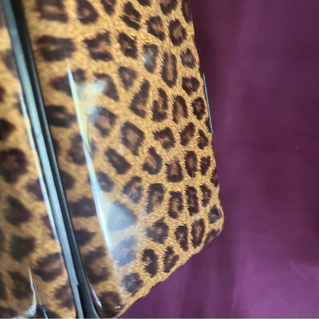 Leopard plastic accordion card holder Bran new Black - Image 4