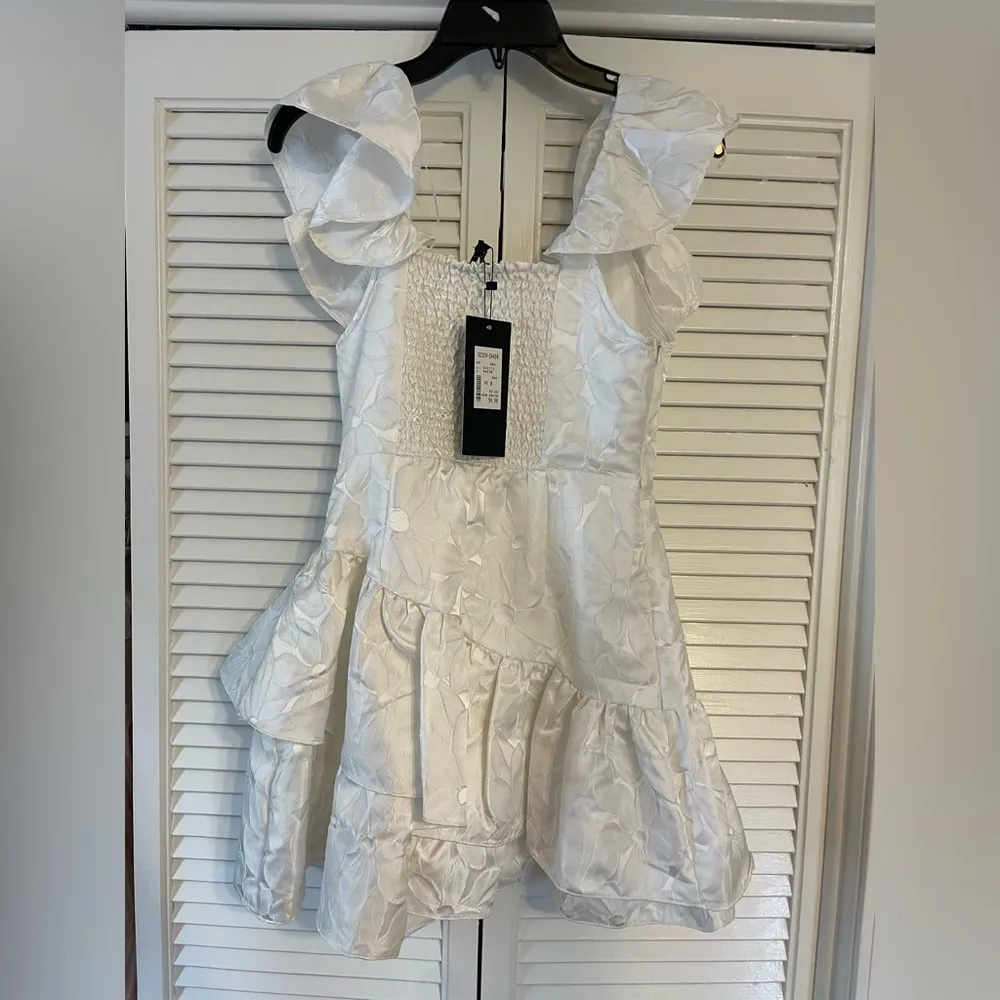 White dress collection - Image 2