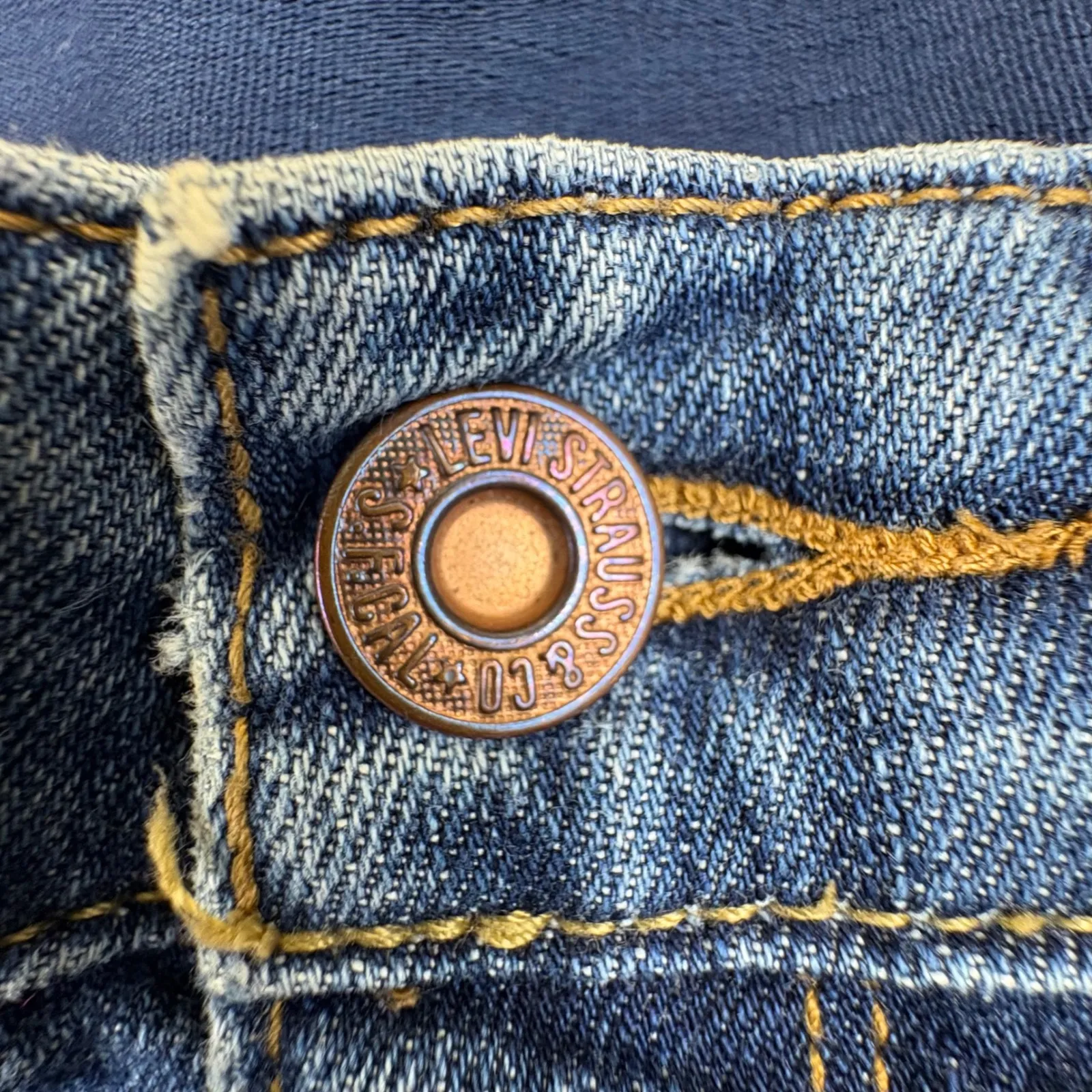 Levi Strauss Co 525 Perfect‎ Waist Straight Leg Jeans Women's Medium Blue Denim - Image 4