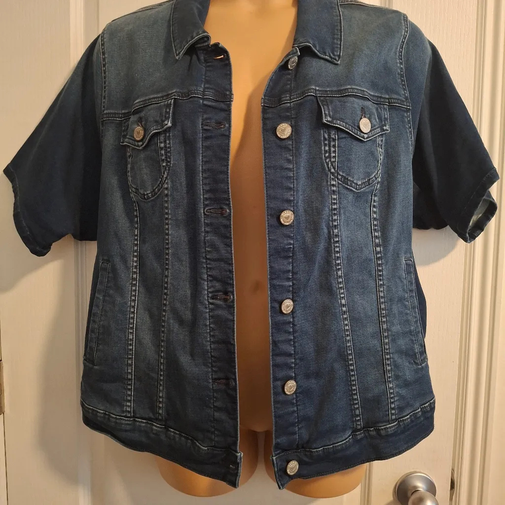 Torrid Sz 4 Denim Short Sleeve Jacket - Image 7