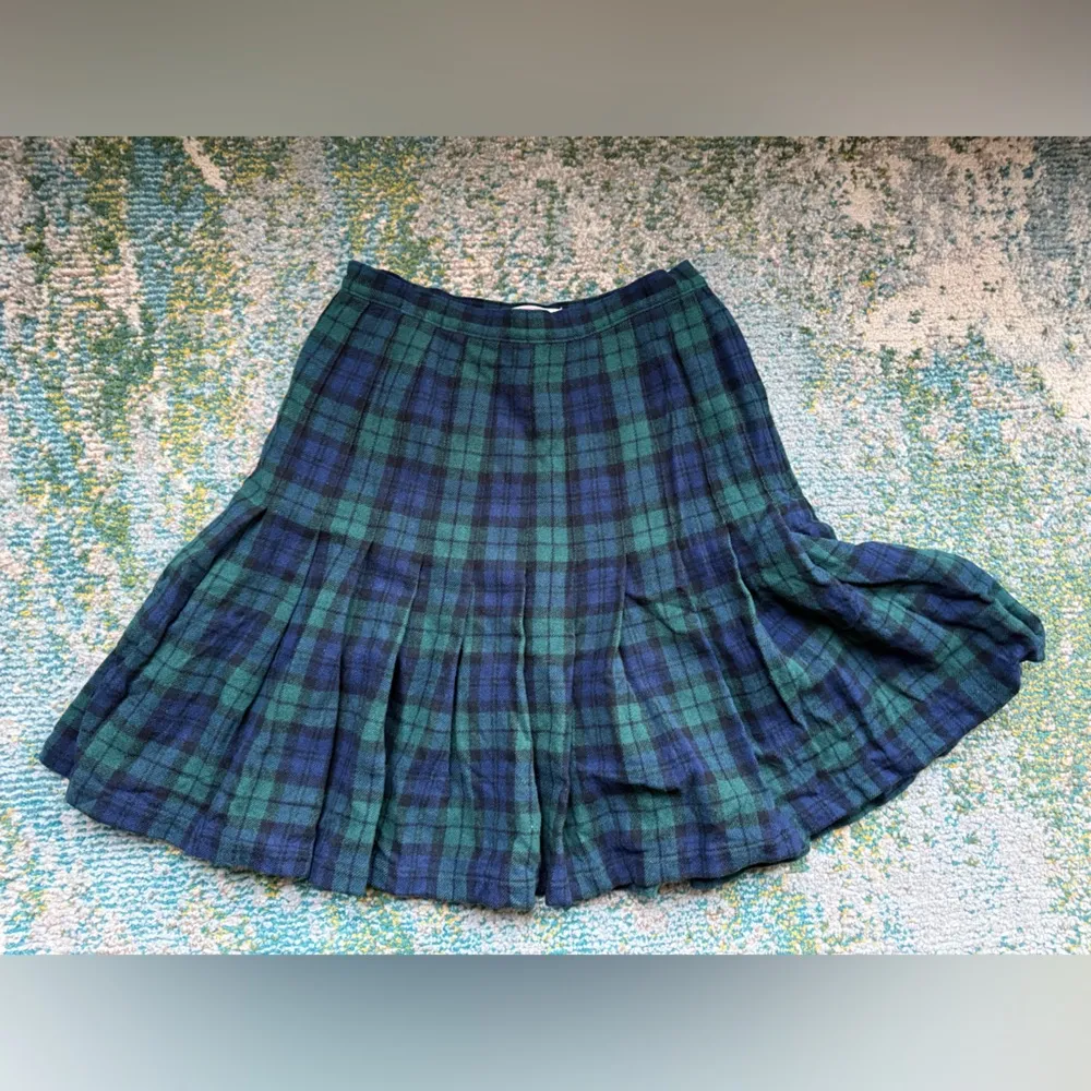 Vintage Pendleton authentic black watch tartan wool pleated skirt, size 6 - Image 2