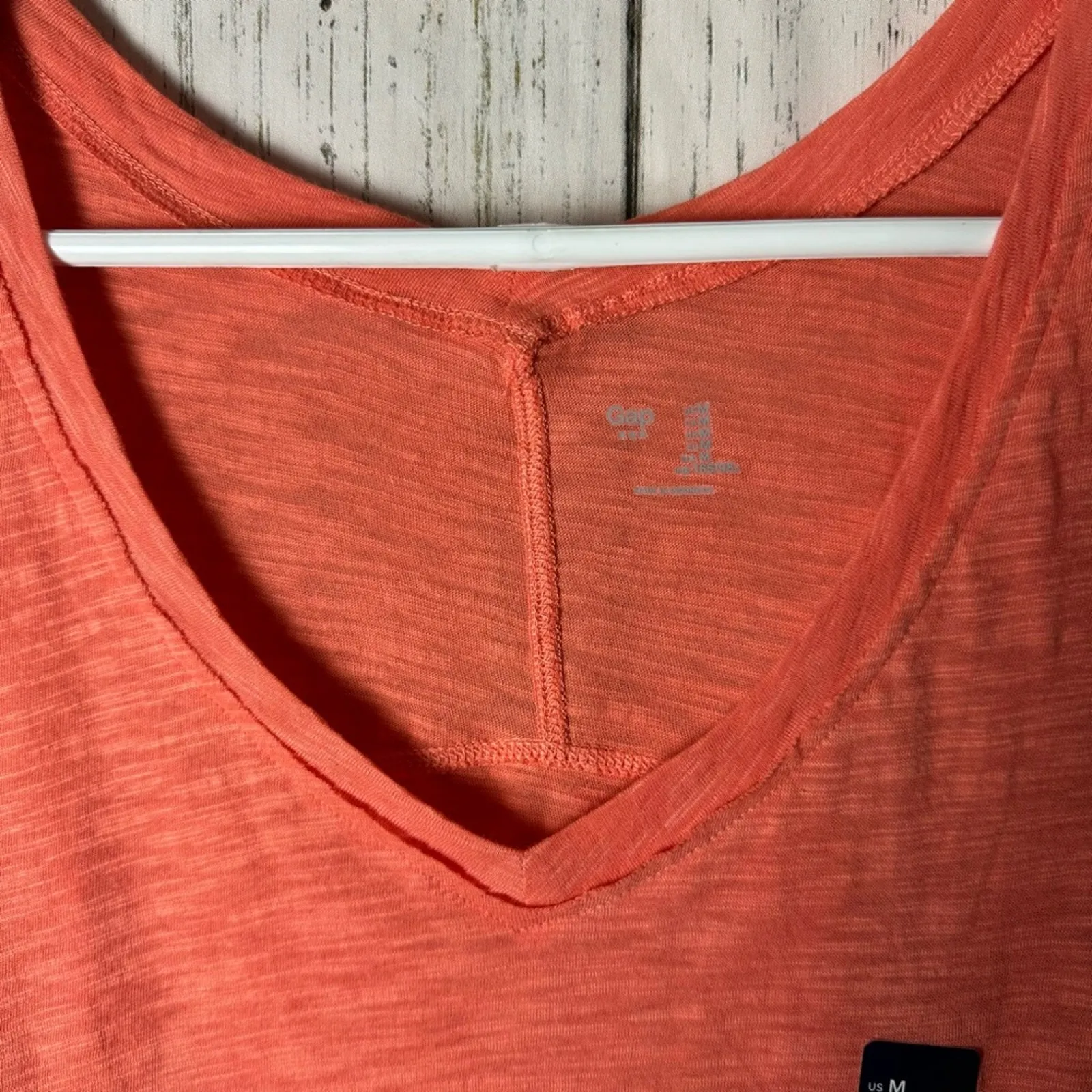 Gap Women’s V-Front Sleeveless Blouse Sz M - Image 4