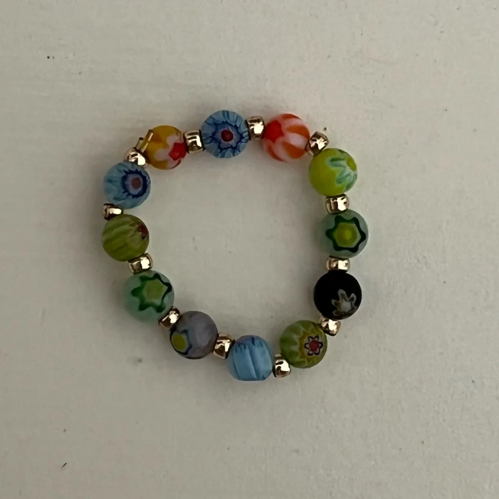 4 Pack of Elastic Beaded Rings Green - Image 4