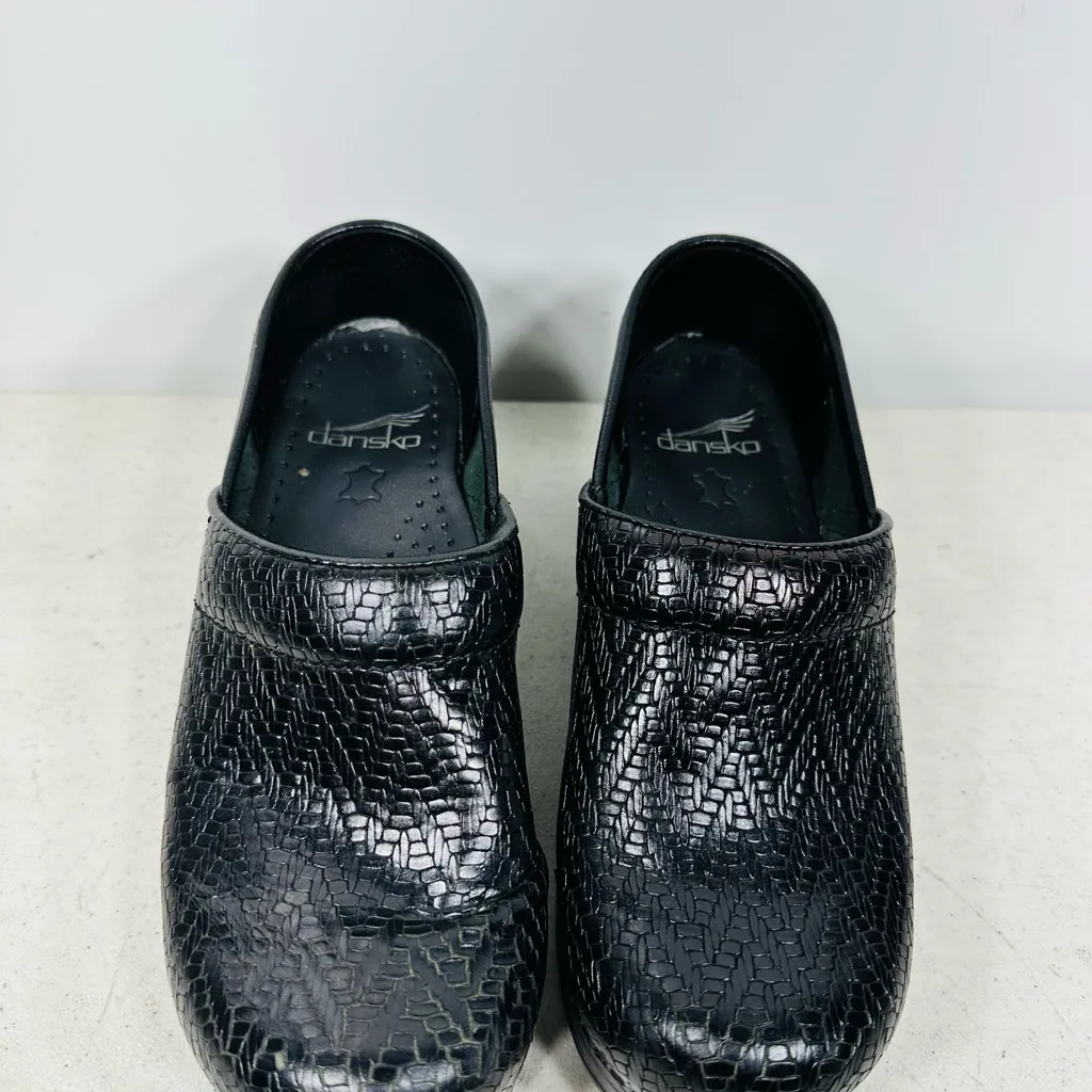 Dansko Professional Nursing Clogs Leather Woven Black Sz 37 / US 7 Chevron - Image 3