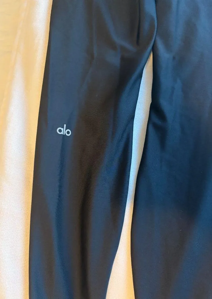 Alo Yoga Leggings - Image 3