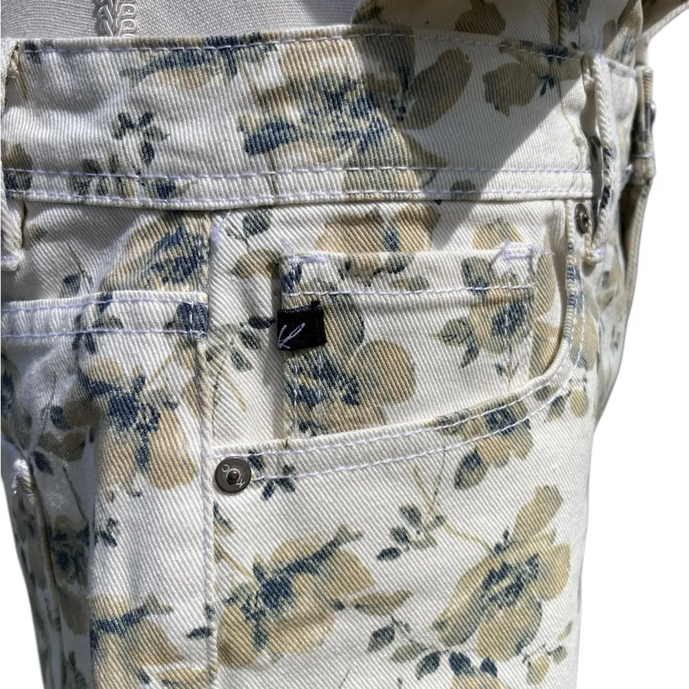 KanCan Stylish Floral Denim Overalls - Image 6