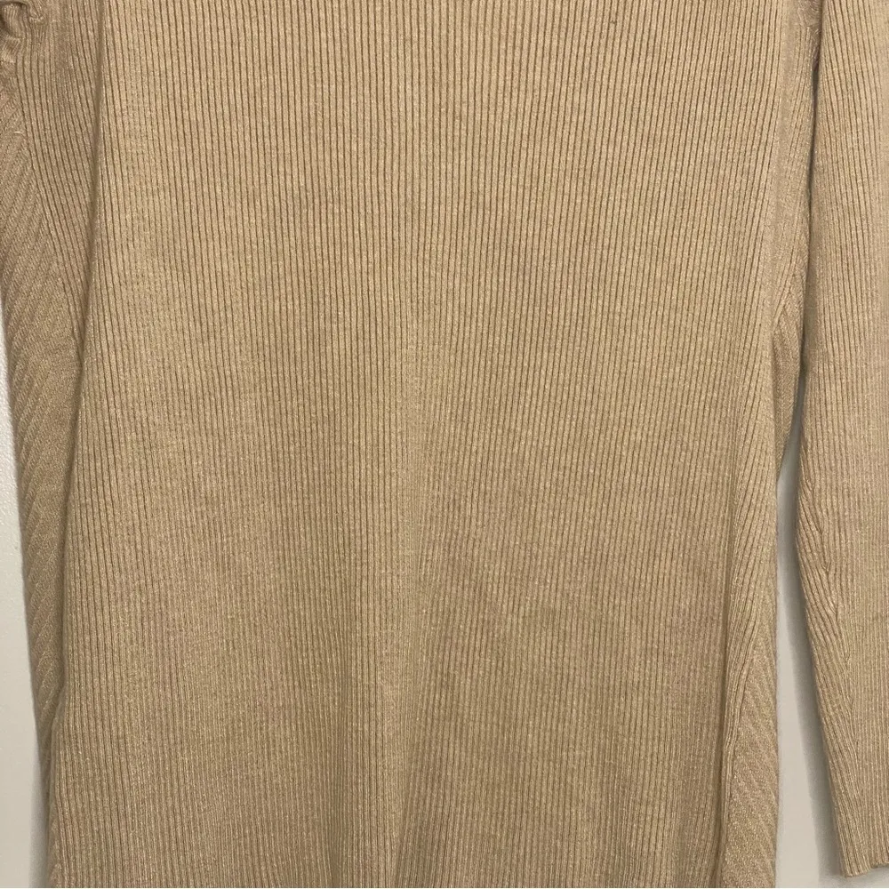 Women's Calvin Klein Ribbed Gold Grommet Long Sleeve Sweater Tan  Size Medium - Image 10