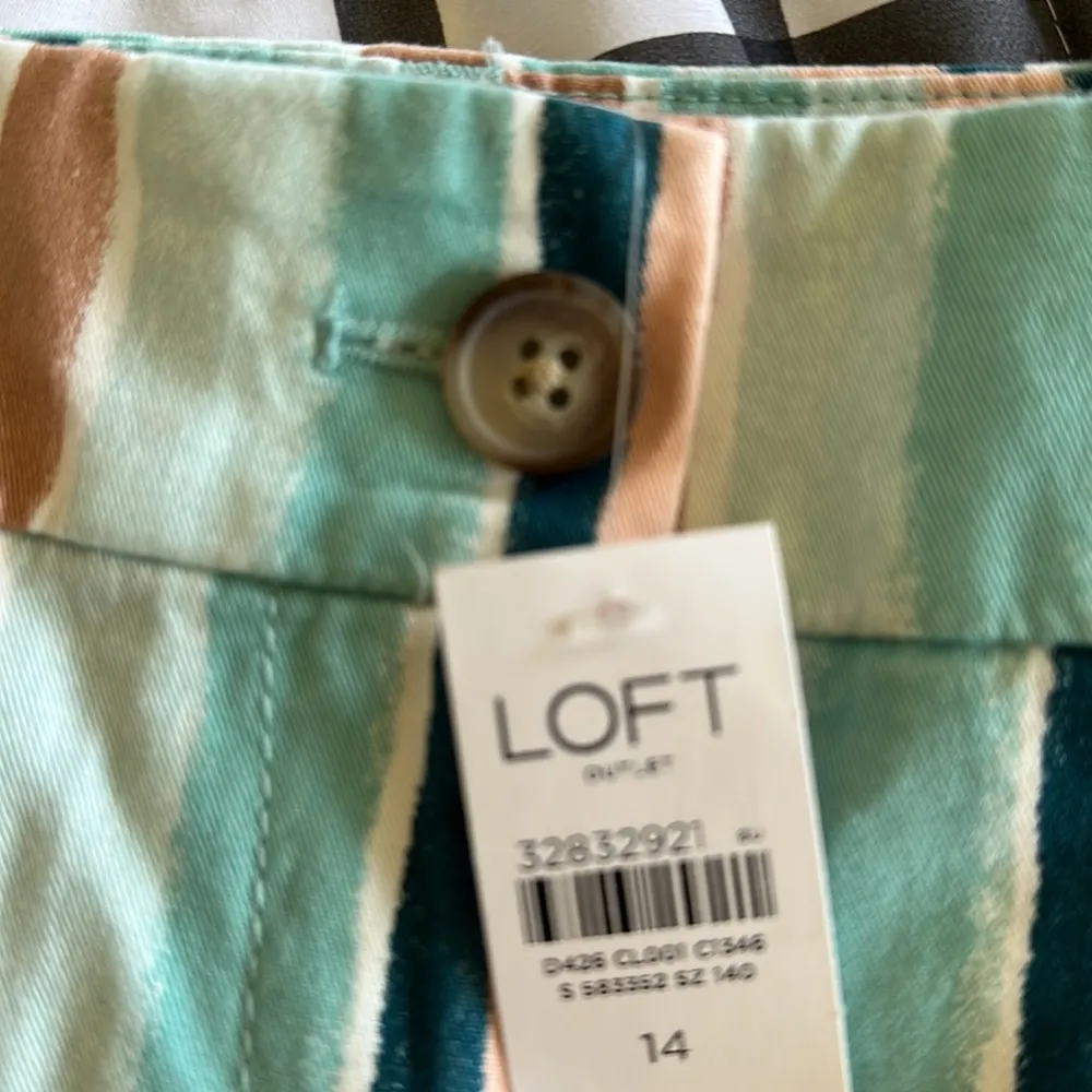 NWT LOFT 6” HIGH WAISTED MULTICOLORED COTTON STRIPED SHORTS - Image 3
