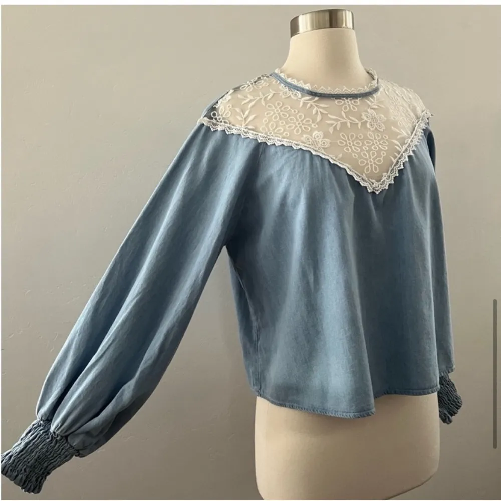 Zara Oversized Embroidered Denim Shirt Blouse Size Medium A13 - Image 5