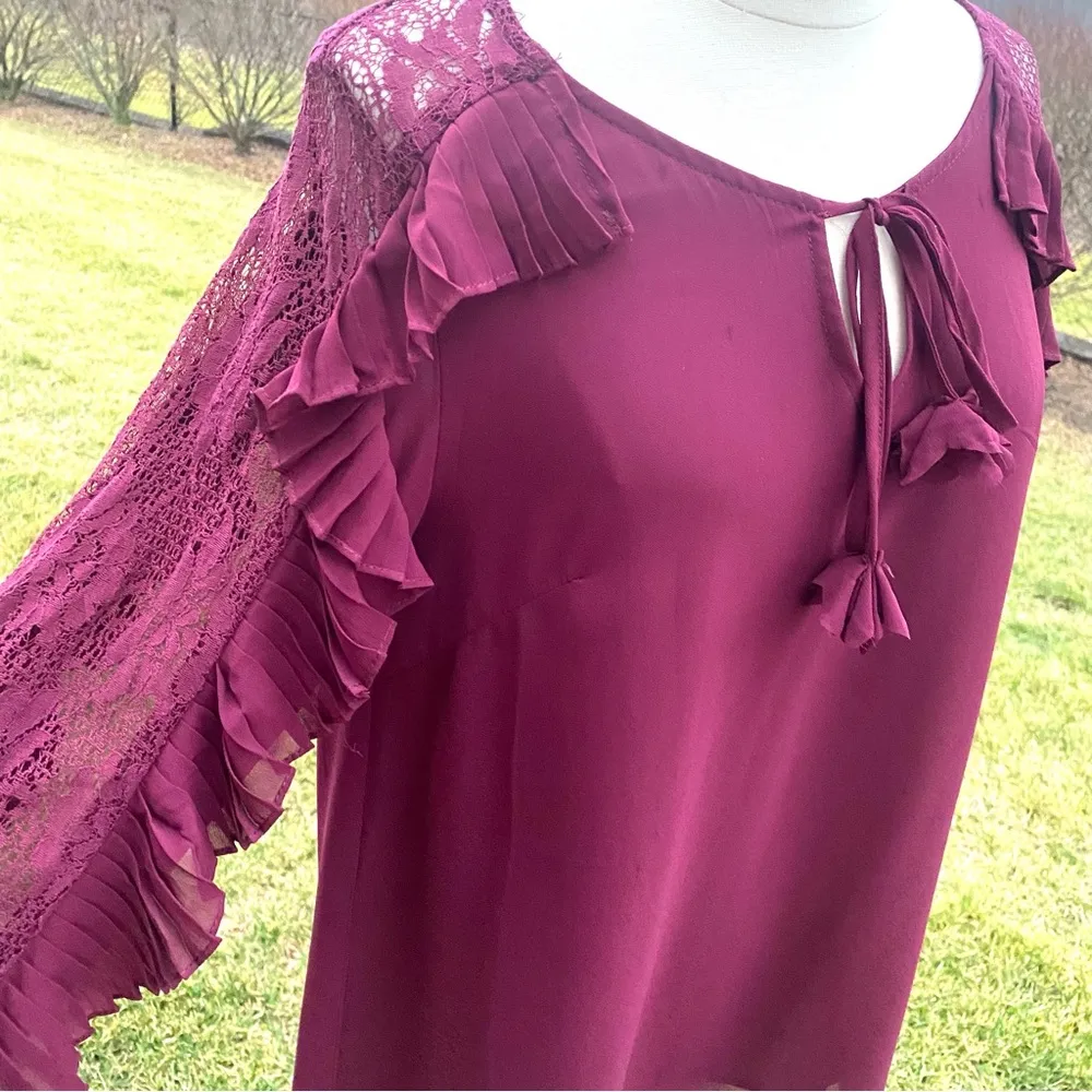 Beciga Boutique Maroon Ruffled Blouse Purple Size M - Image 10