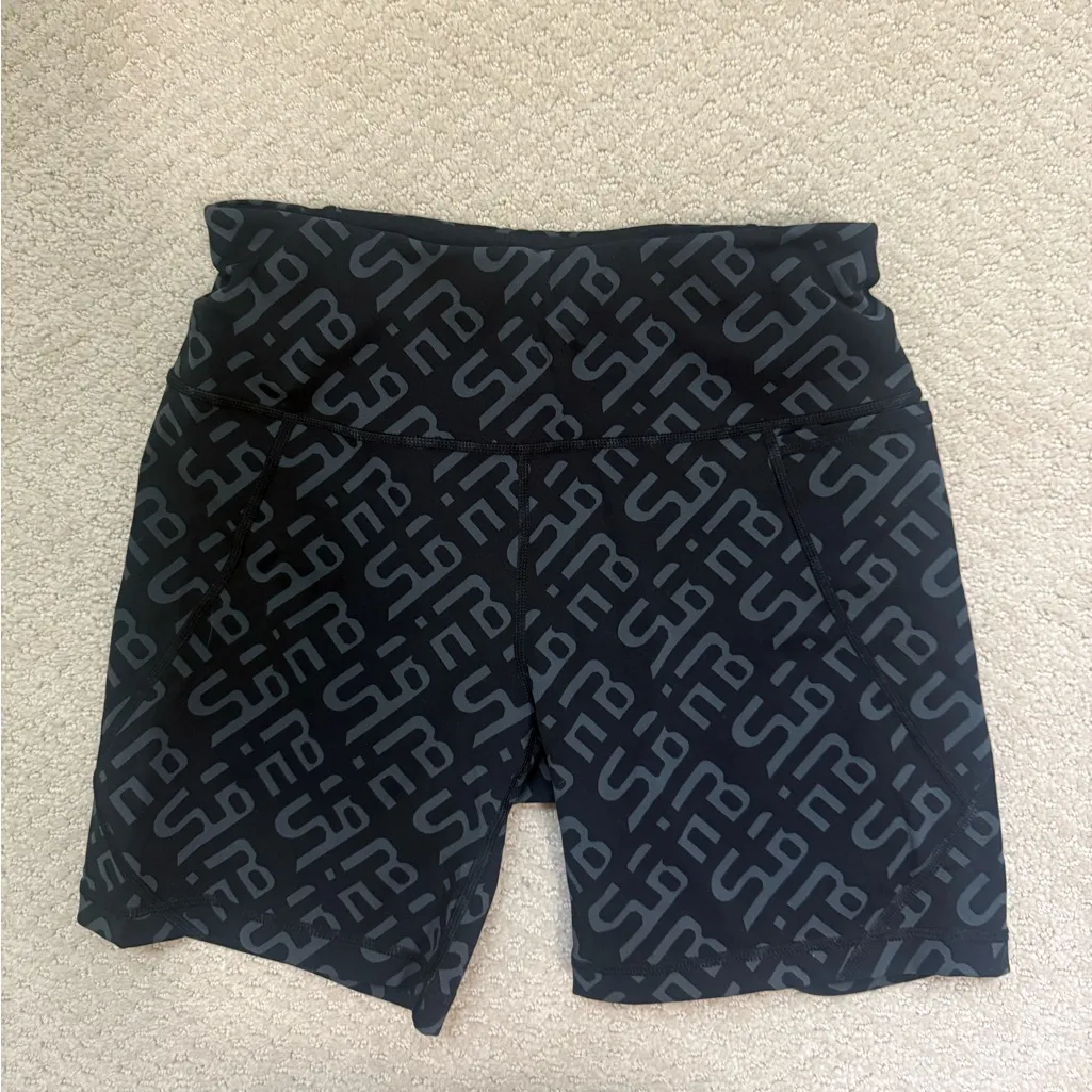 SWEATY BETTY Halle Berry X Jinx Power Bike Shorts - Image 4