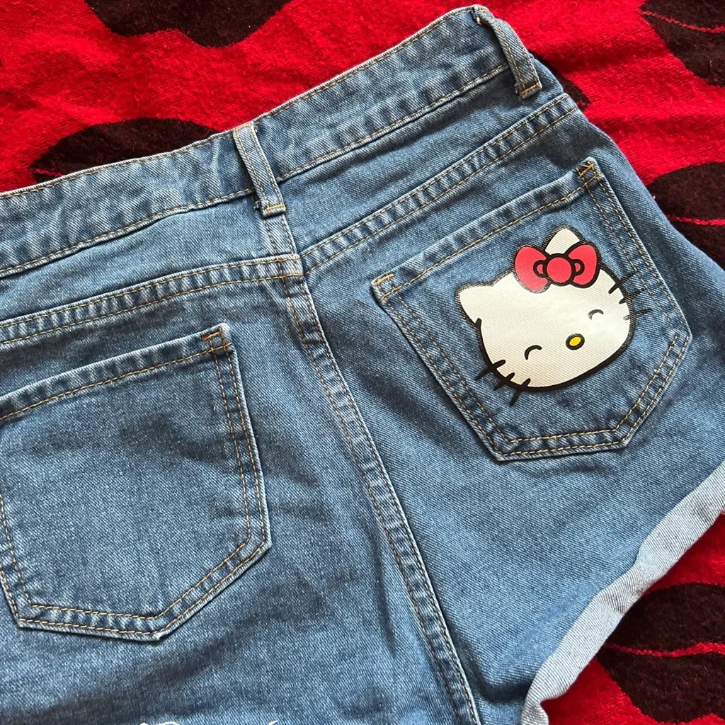Shein hello kitty high waisted denim shorts XS - Image 6