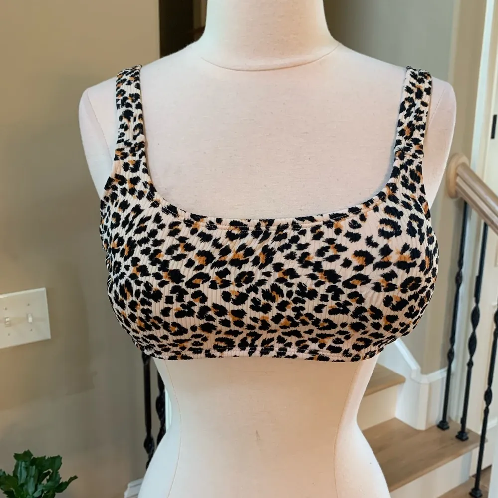 Bikini Top Leopard Swimsuit Womens L fits M/L EUC - Image 6