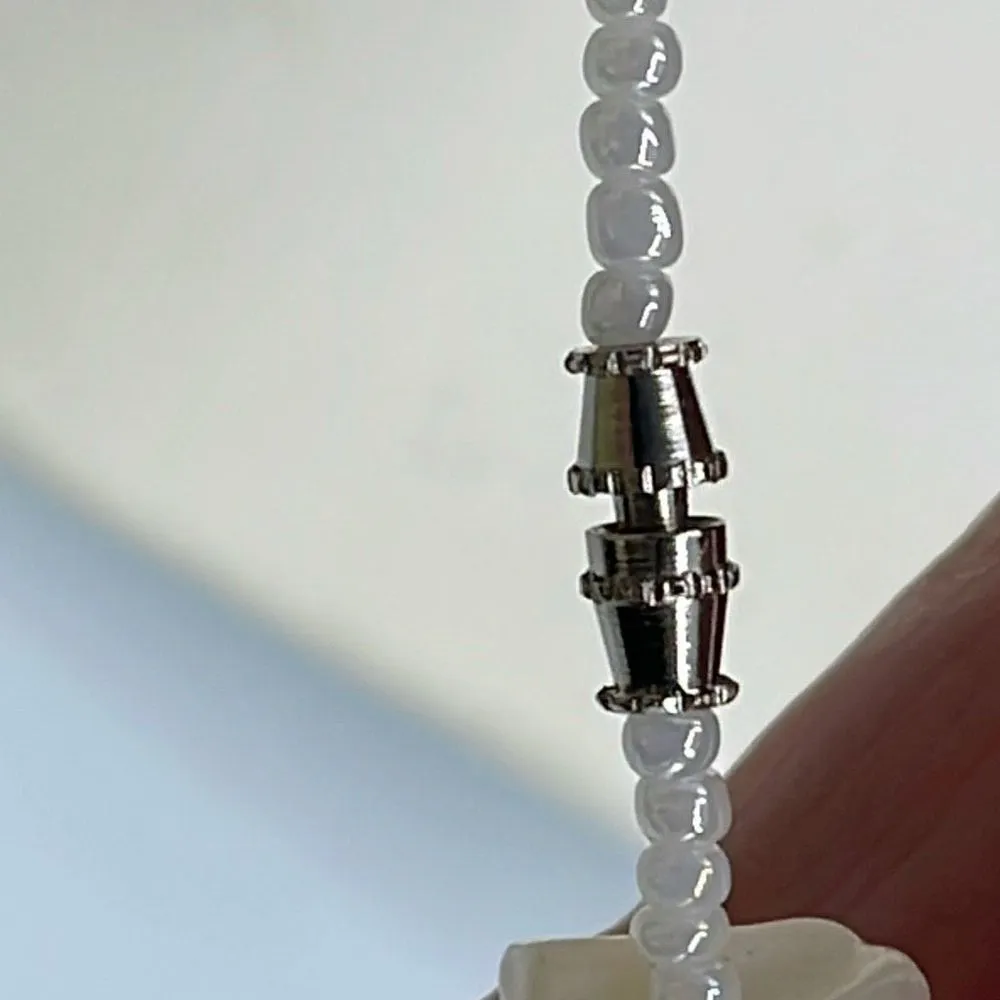 Vintage Fresh Water Biwa and Mother of Pearl necklace White - Image 3