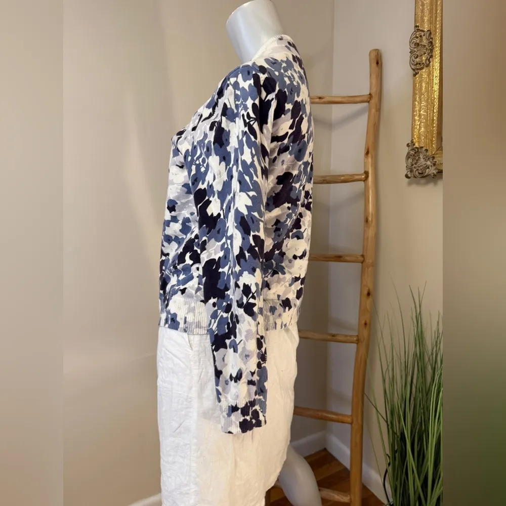 Lands' End Floral Blue and White Women's Cardigan M 10-12 - Image 5