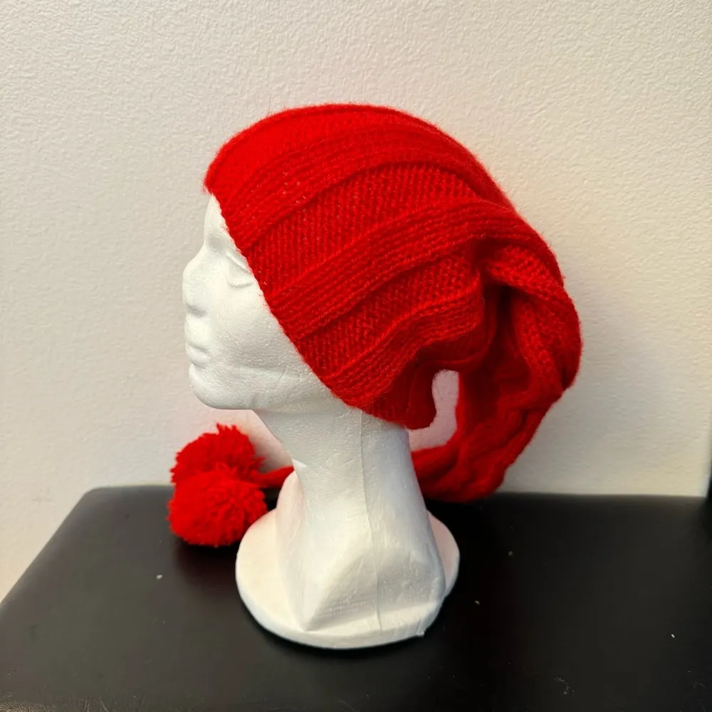 Red knitted hat, homemade - Image 4