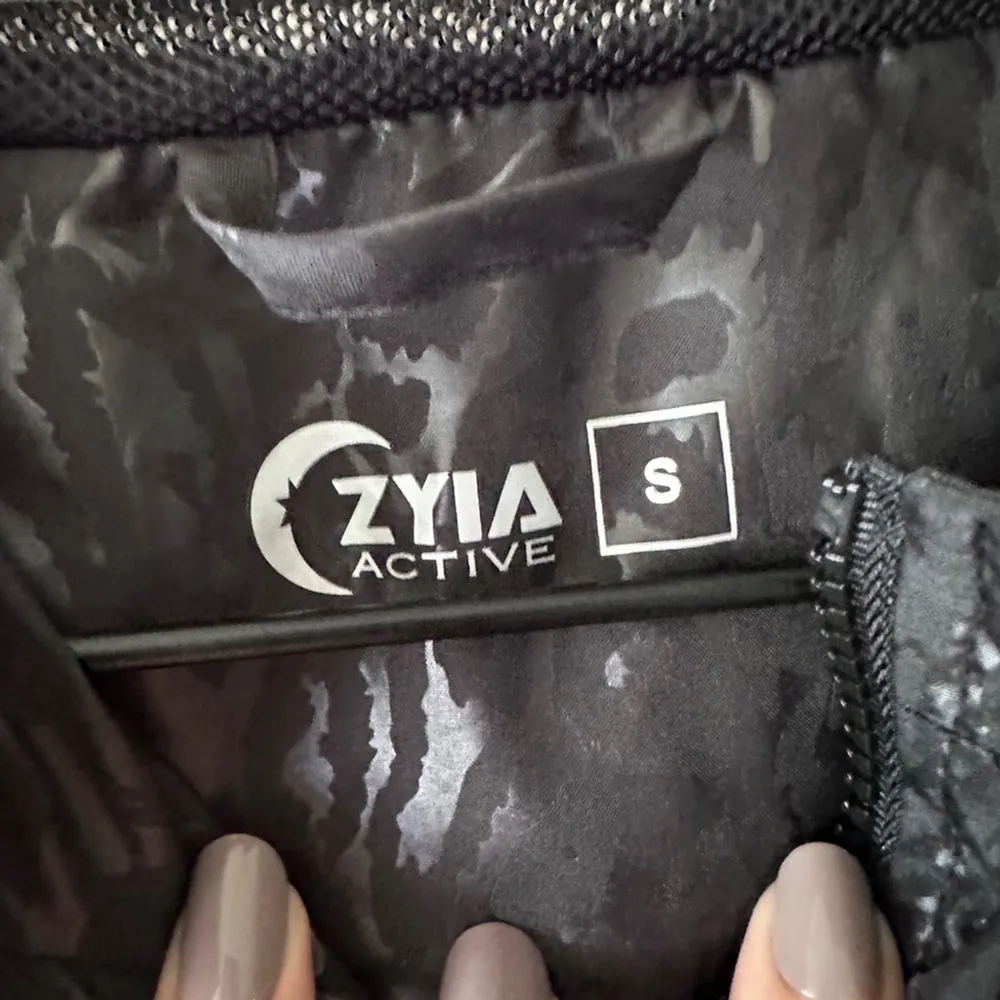 Zyia Active Black Leopard Windbreaker Jacket Small Zip-Up Hooded - Image 3