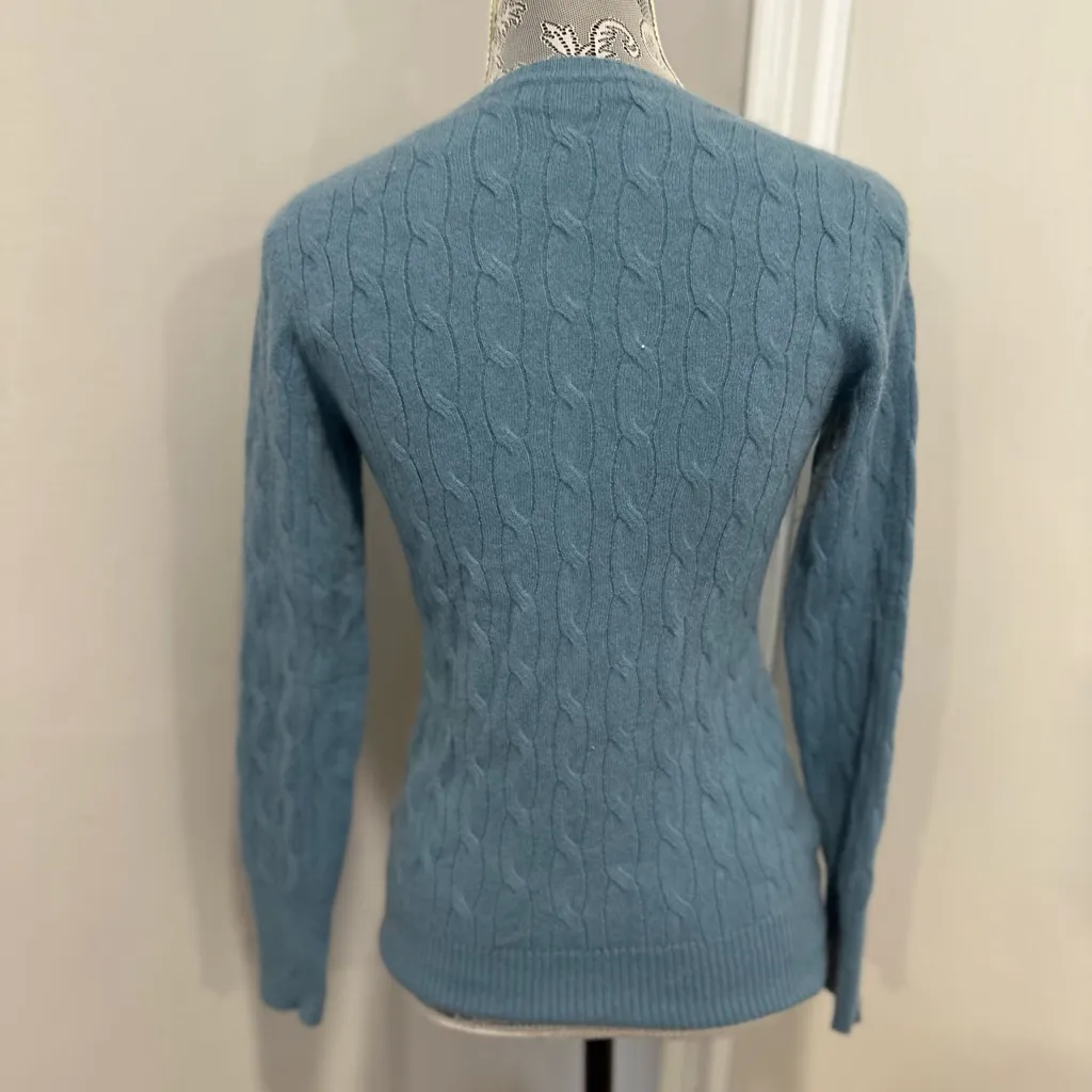 Christopher Fisher Womens Sz:S Dusty Blue Cashmere Cable Knit Vneck sweater. - Image 2