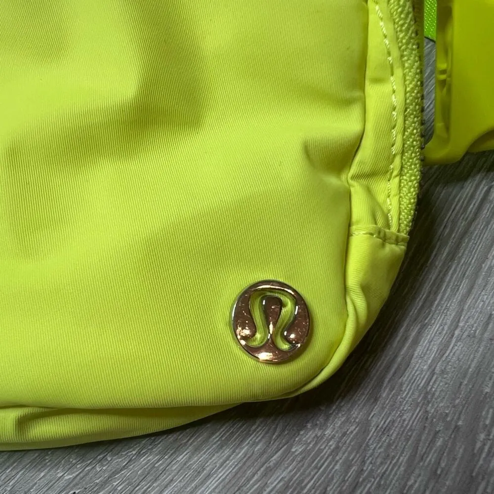 Lululemon  EVERYWHERE BELT BAG - ELECTRIC LEMON YELLOW OG - Image 10