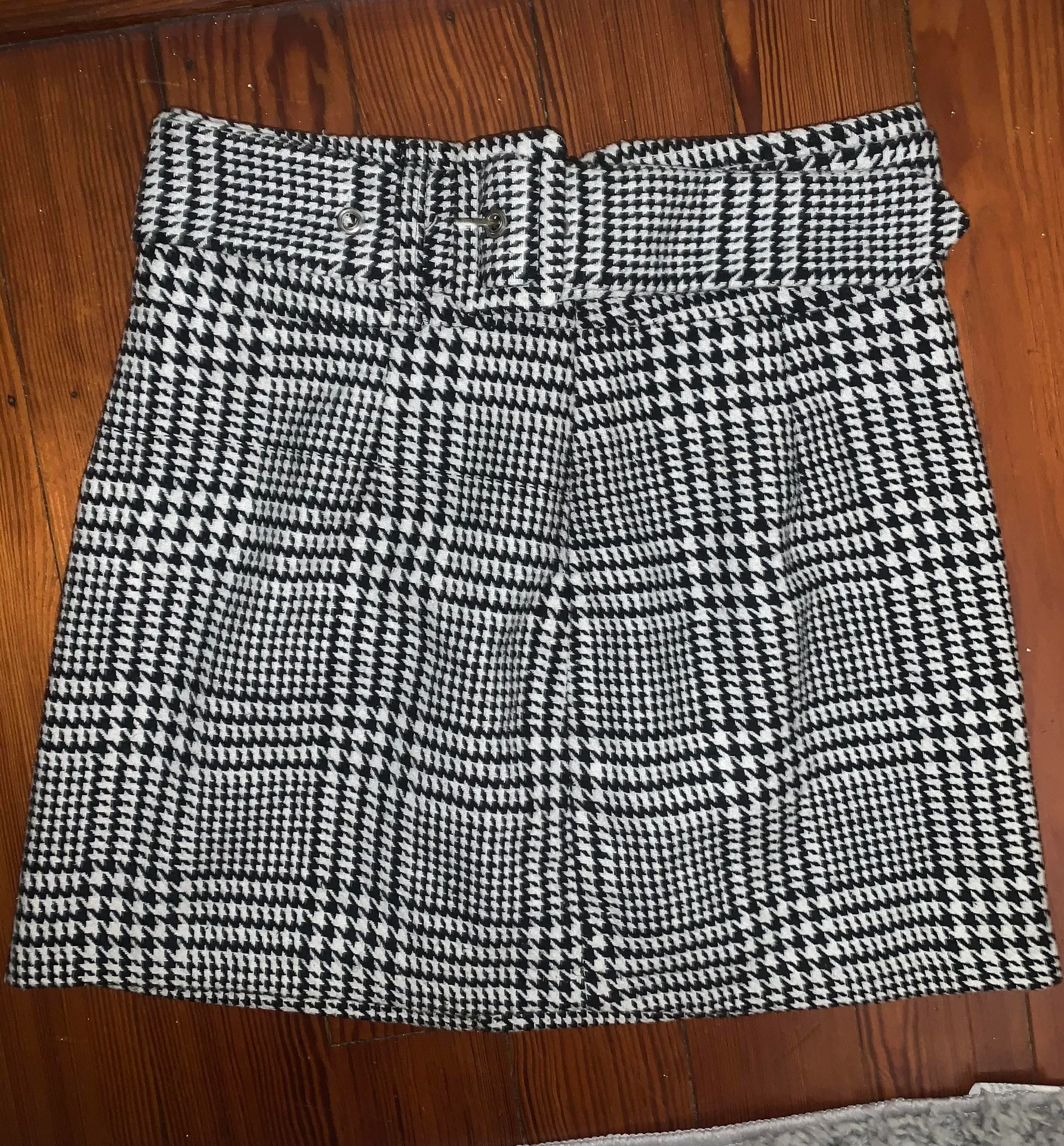 Forever 21 Houndstooth Print Mini Skirt - Image 2