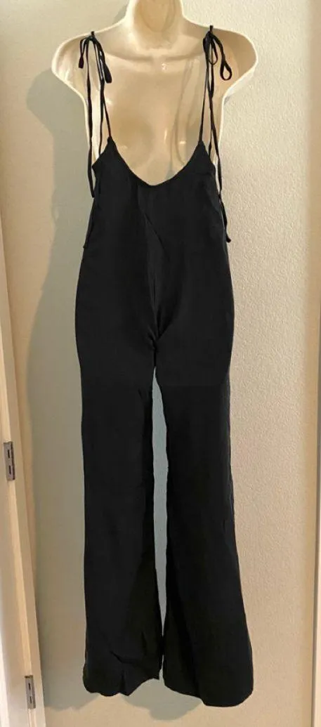 NWT  black jumpsuit with adjustable length tie straps. Sz M. - Image 4