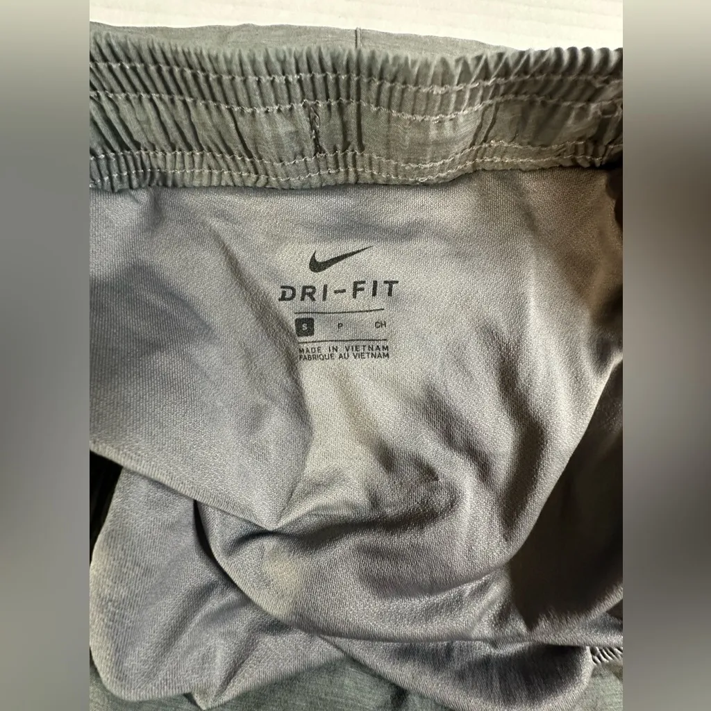 Nike‎ Dri-Fit Gray Workout Running Short with Inner Panty Women Size Small - Image 10