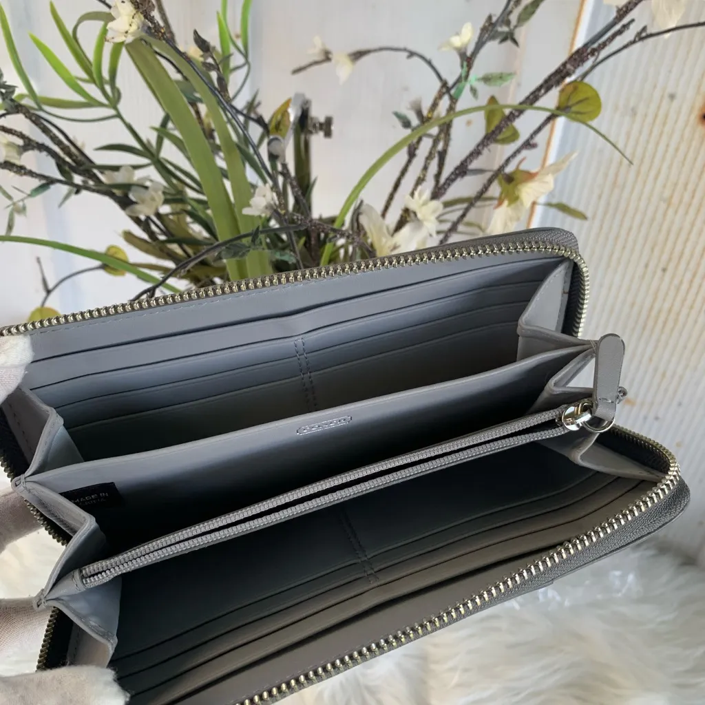 Coach Accordion Madison Gray Leather Wallet - Image 5