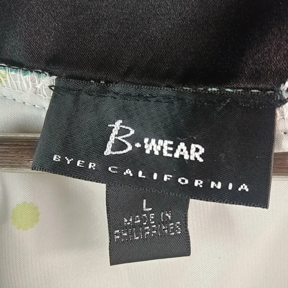 Buyer BWear L Turquoise Lime Satin Sleeveless Top Green Size L - Image 7