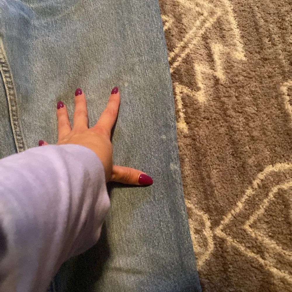 Vintage Levi’s 550 Relaxed Fit in Medium Wash - Image 8