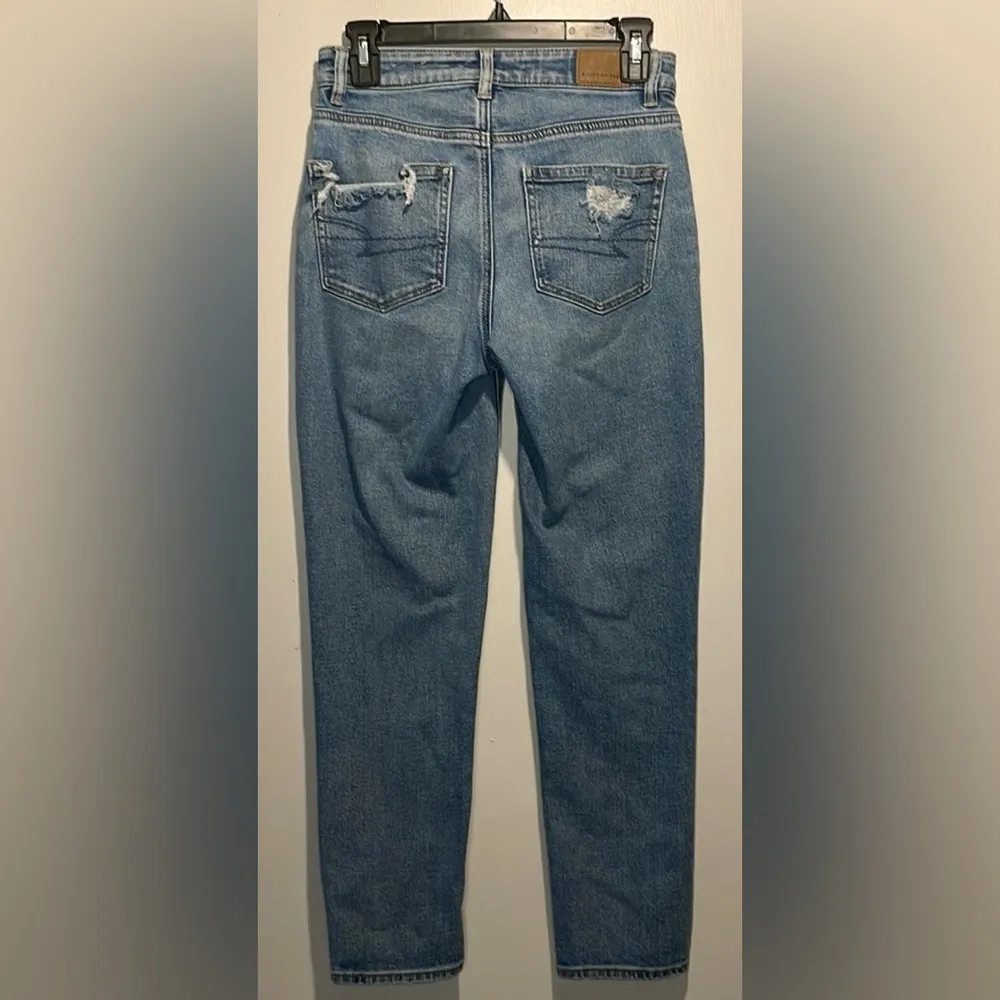 American Eagle- Highest Rise Mom Jean Light Wash Distressed Pockets- Size 0 - Image 2