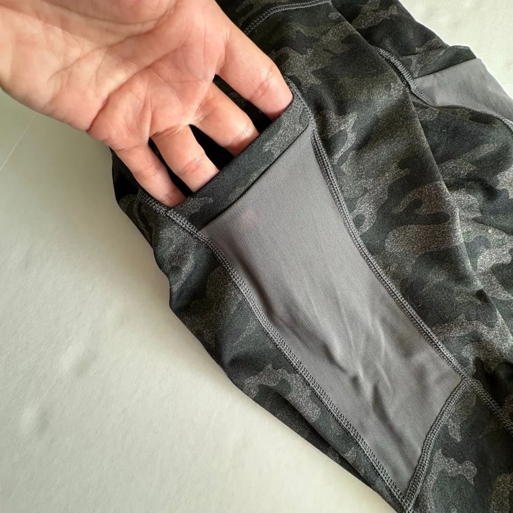 Women's Fabletics On-The-Go PowerHold® High-Waisted Legging xs Camo - Image 9