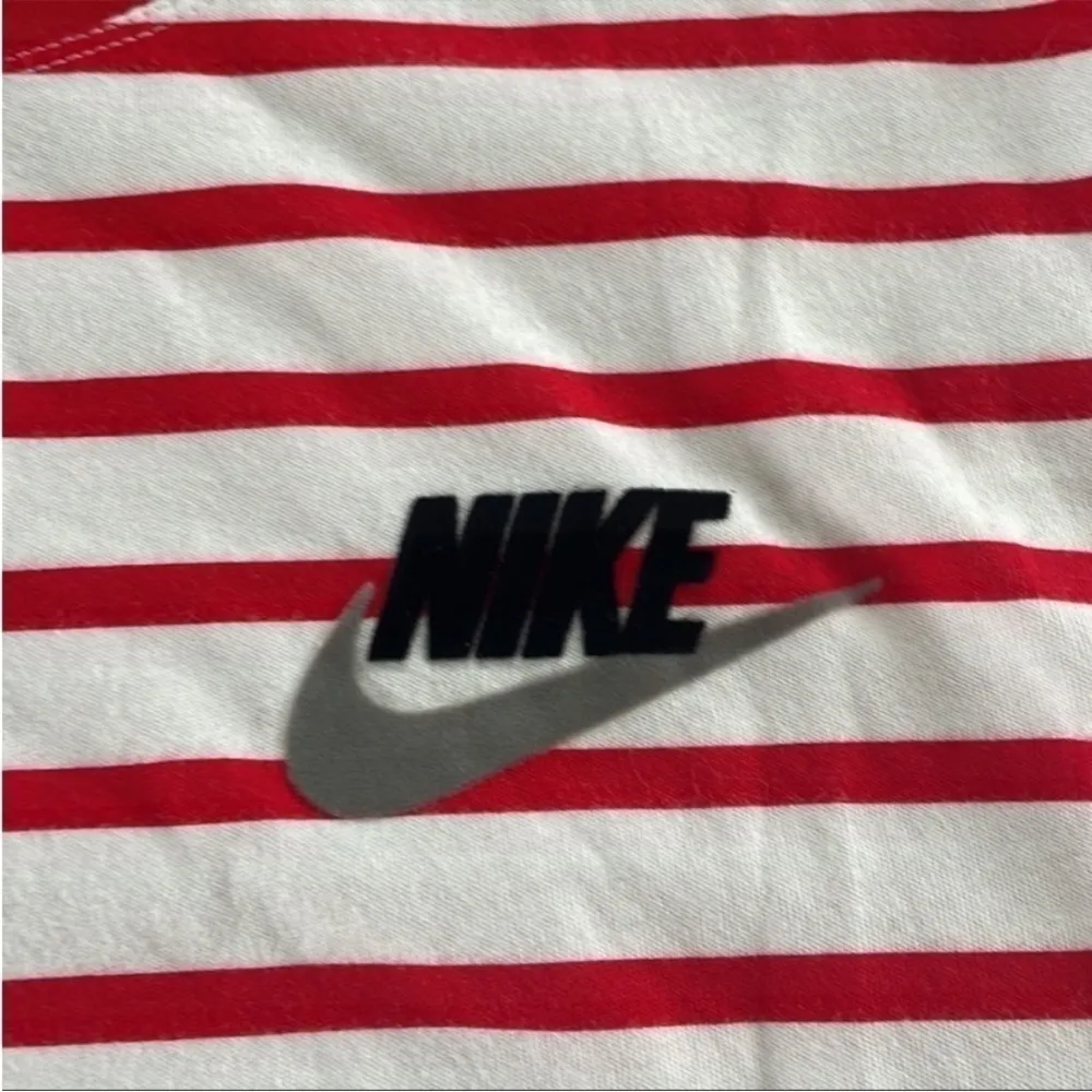 Nike Size Medium Red and White Striped Sporty Preppy T-Shirt - Image 4