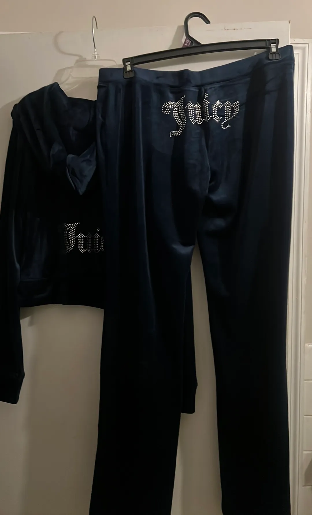 New  JUICY COUTURE Y2K NAVY  Velour Tracksuit Large - Image 2