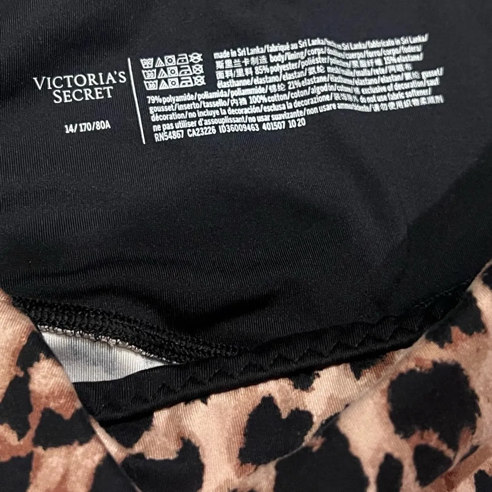 Victoria’s Secret Flow On Point Animal Print Leggings 7/8 Length Sz 14 black tan - Image 5