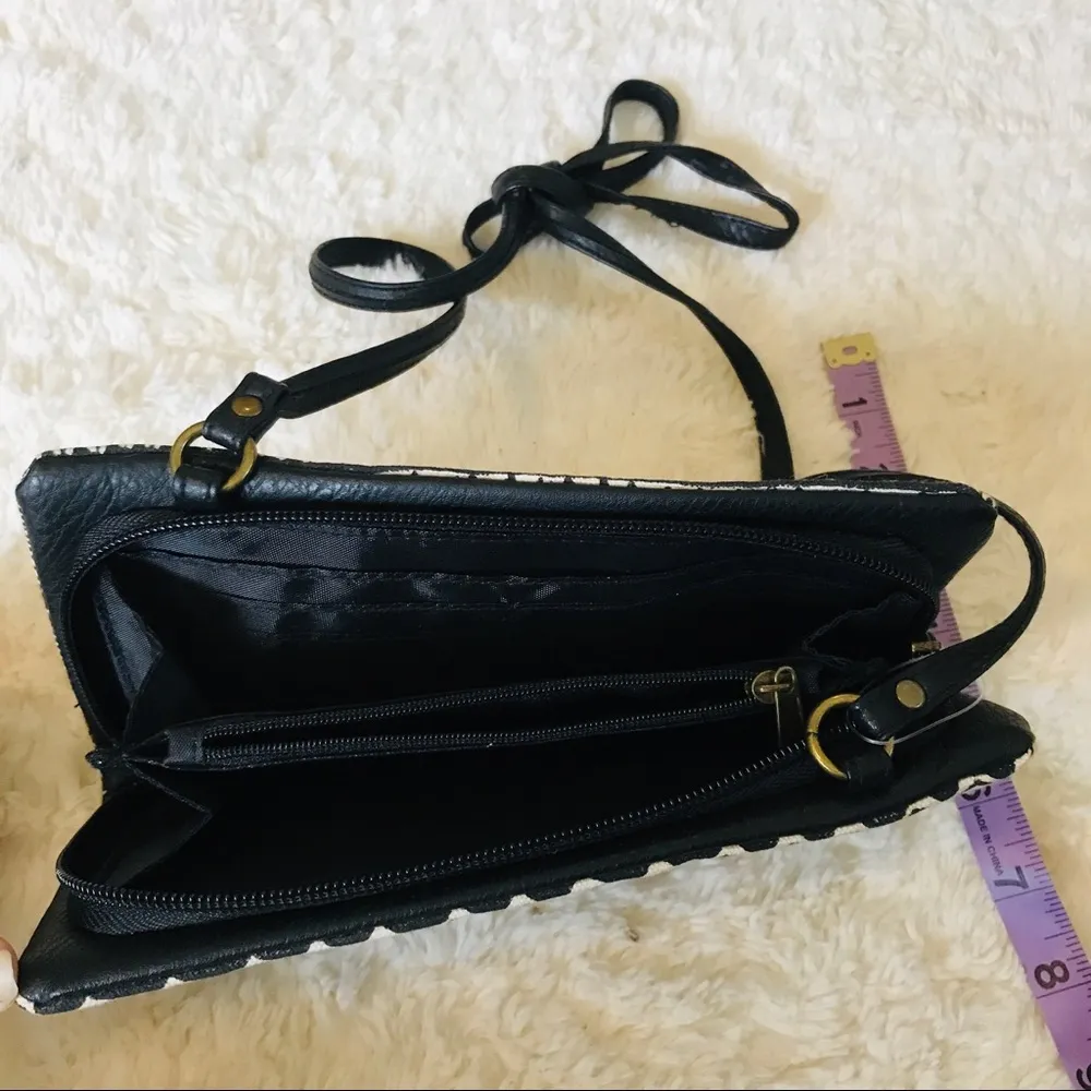 NWOT Boho Festival Crossbody Bag Black/Off White - Image 6