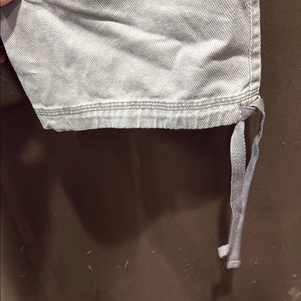 Daisy Fuentes Gray Cargo Capri, Cotton Blend, Size 10 - Image 8