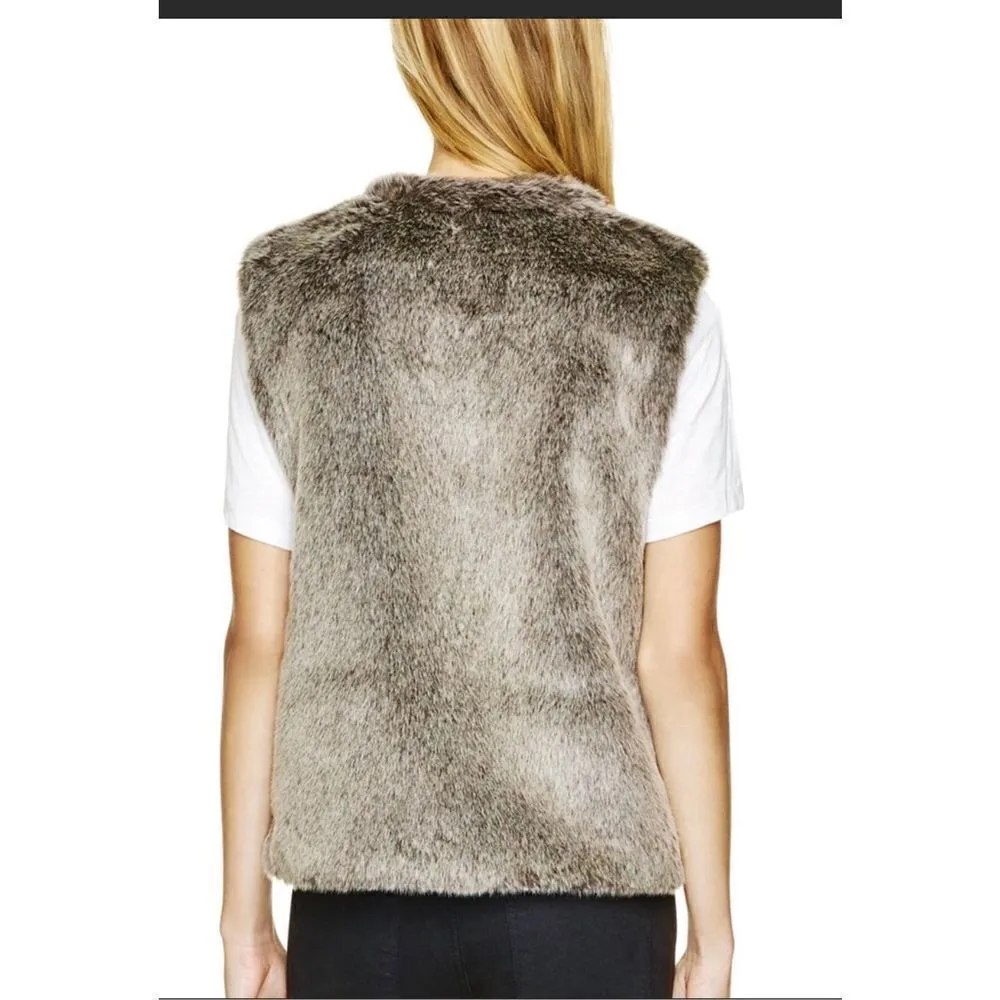 Aritzia Talulu Park Slopes Faux Fur Vest Women's size small - Image 2