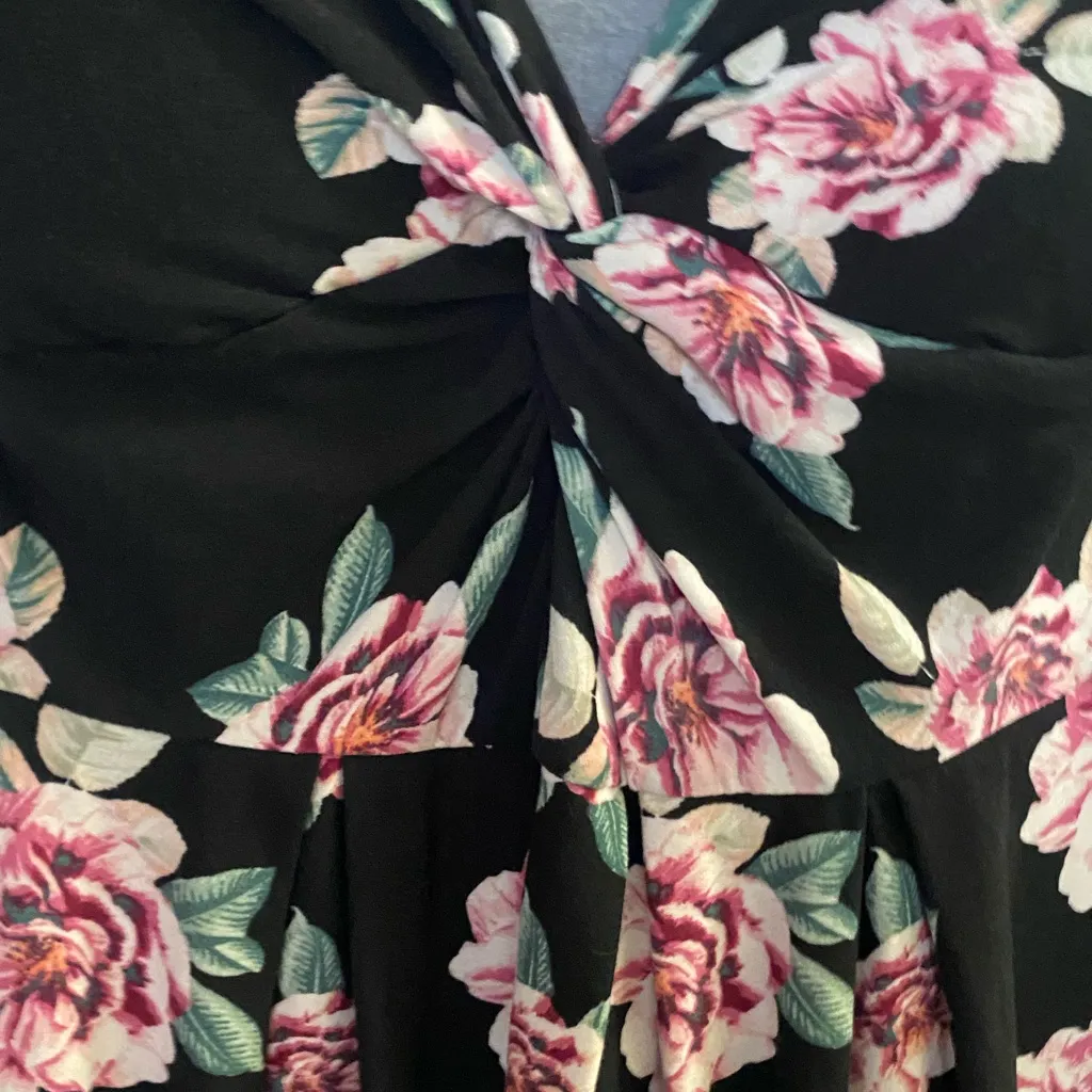 Planet Gold Womens Black Floral Mini Dress M 3/4 Sleeves Padded Bust V Neck - Image 4