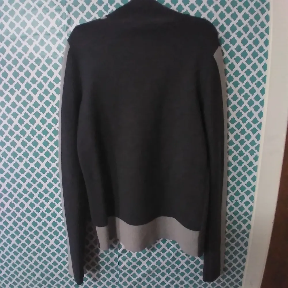 Athleta women's striped sweatshirt - Image 6