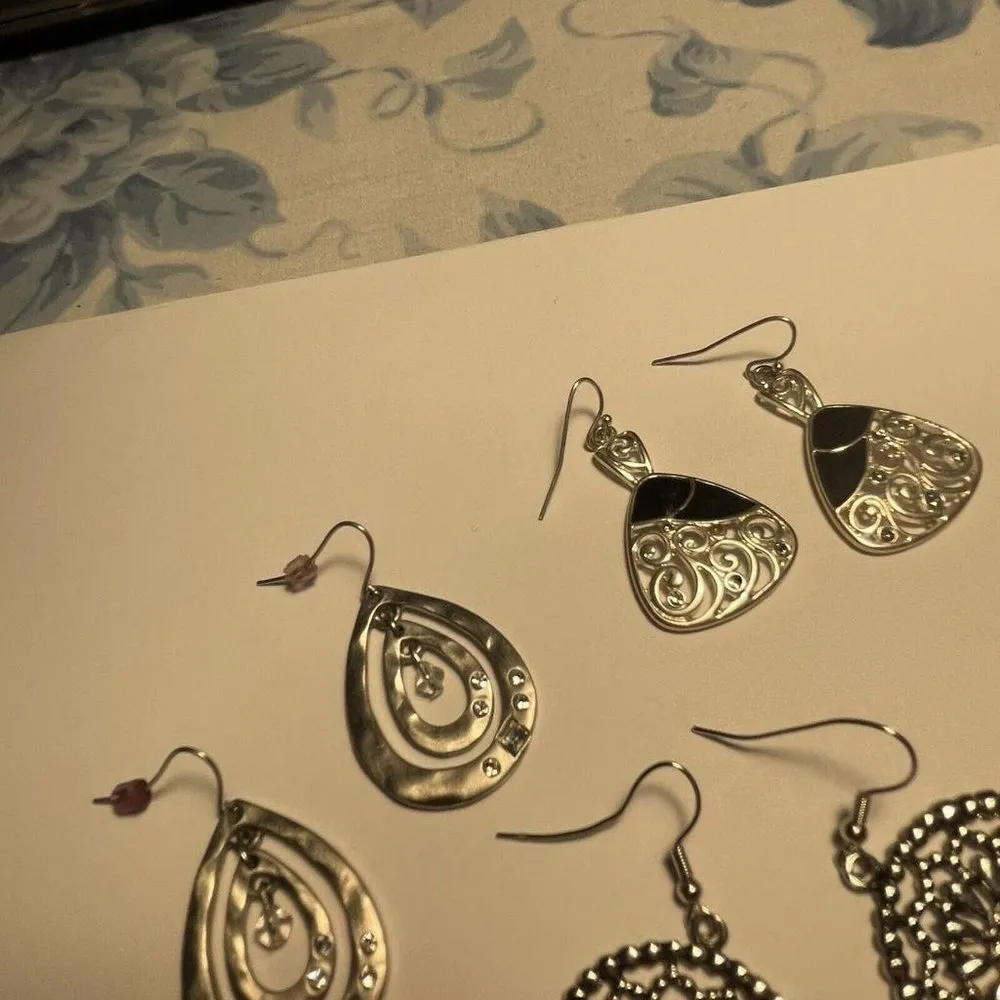 Women’s Lot Of 4 Bead Dangle Costume Earrings Pierced Beaded Mix Silver Tone - Image 6