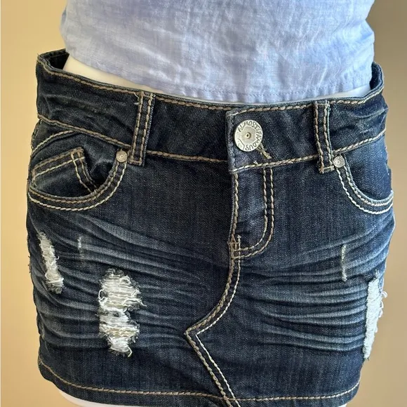 Almost Famous Vintage Denim Dark Blue Embellished Studded Ripped Mini Skirt Sz 7 - Image 2