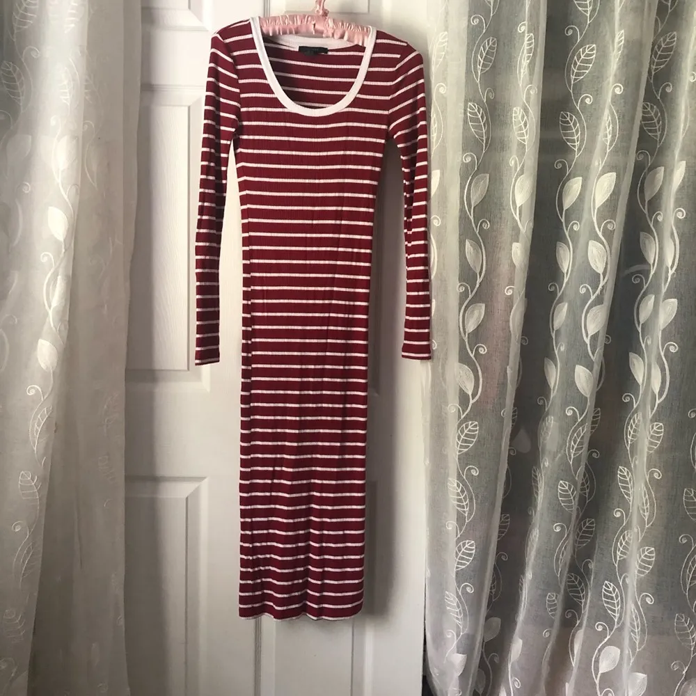 Forever21 strips bodycon midi dress, size medium - Image 2