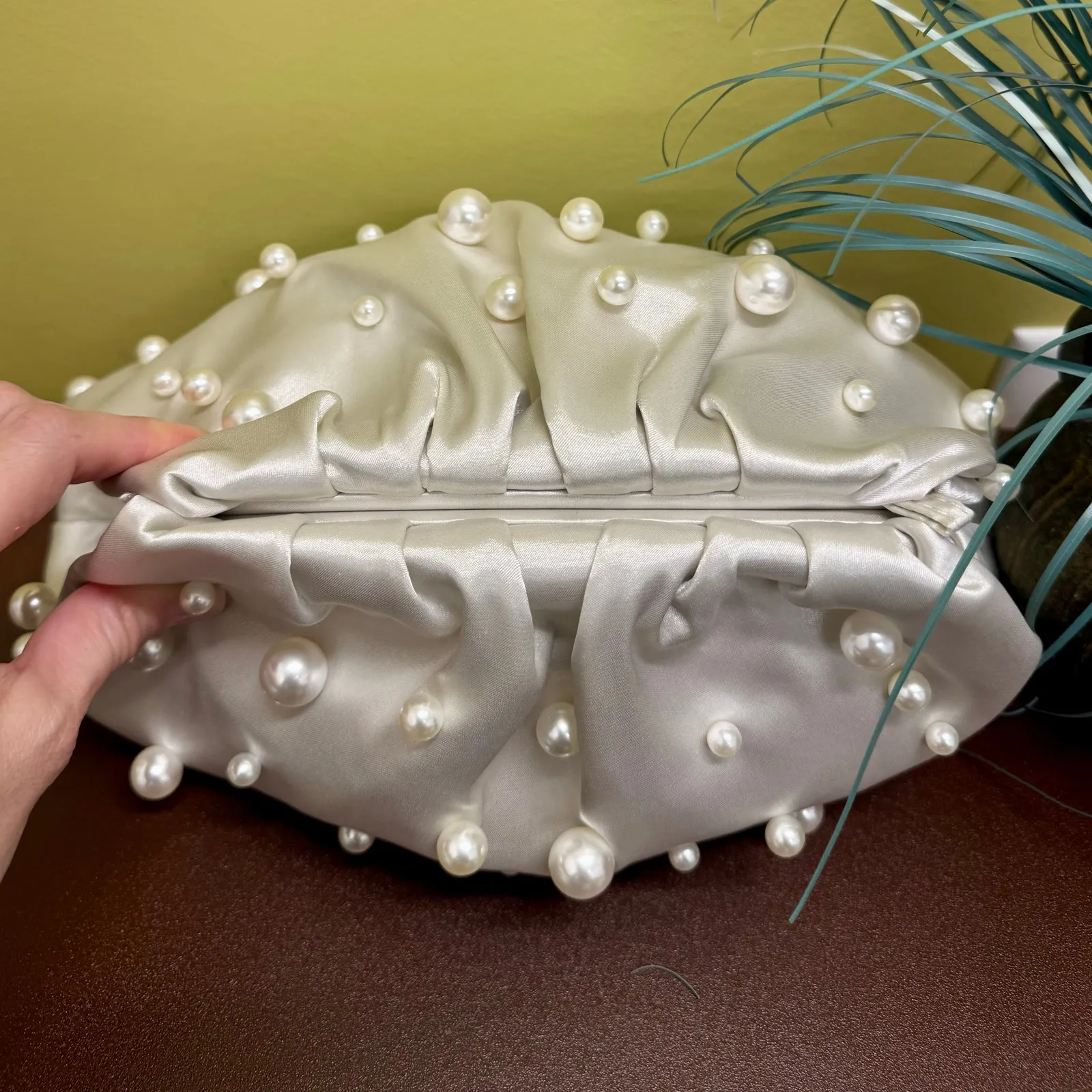 Anthropologie BHLDN Frankie Clutch Pearl Edition White Bridal Black Tie - Image 7