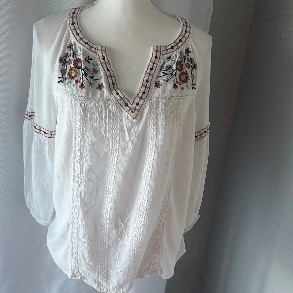 Knox Rose Ivory Blouse with Floral Embroidery - Image 2