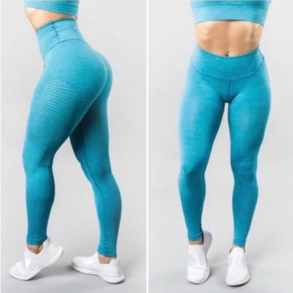 Alphalete Ozone Crop Bra + Halo Seamless Leggings Set – Pacific Blue, Size Small - Image 5